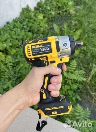 Гайковёрт аккумуляторный Dewalt 1800 N.m Тушка