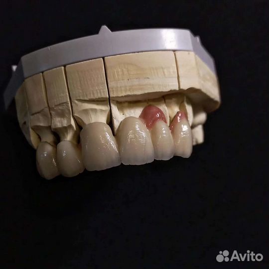 Зубной техник