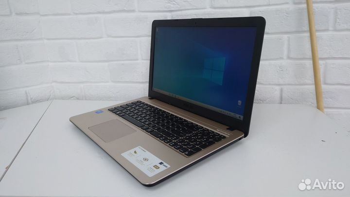 Ноутбук asus D540M