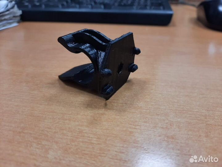 Петля крышки вещевого ящика Ford