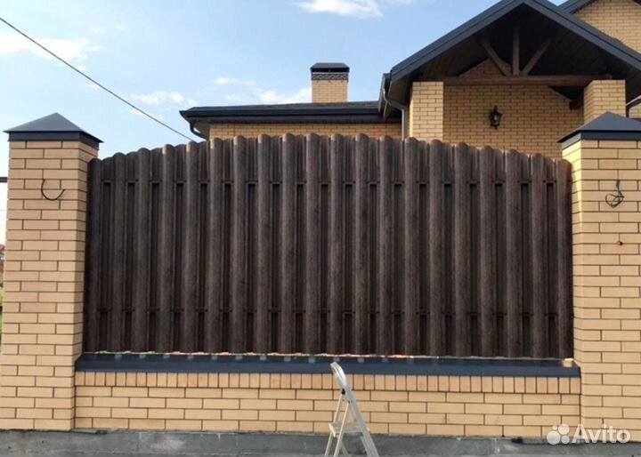 Забор из евроштакетника