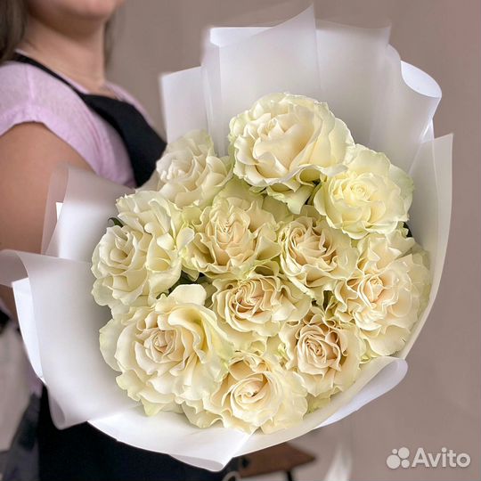 Свежий букет из 11 белых французских роз