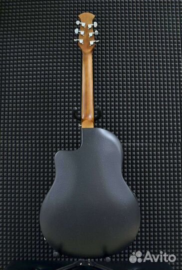 Гитара с подключением