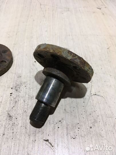 Цапфа задняя Skoda Fabia 2