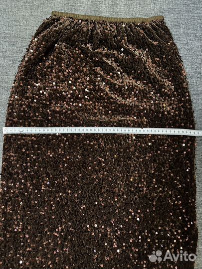 Юбка с разрезом с пайетками