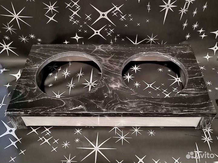 Подставка для мисок из камня