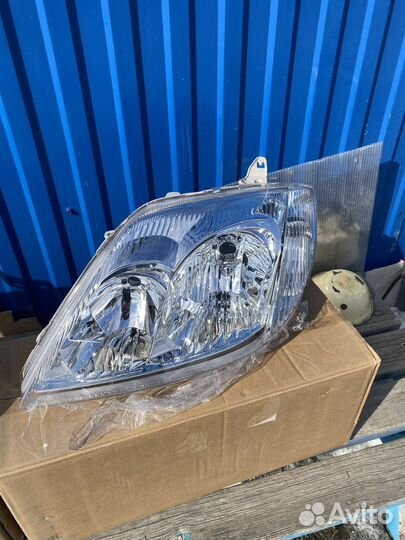 Фара toyota corolla 120