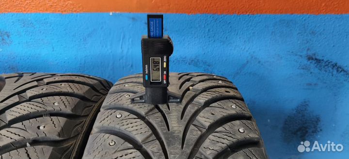 Goodyear UltraGrip Extreme 215/65 R16 98T