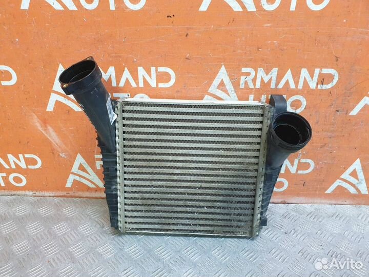 Интеркулер Volkswagen Touareg 2 2010-2018