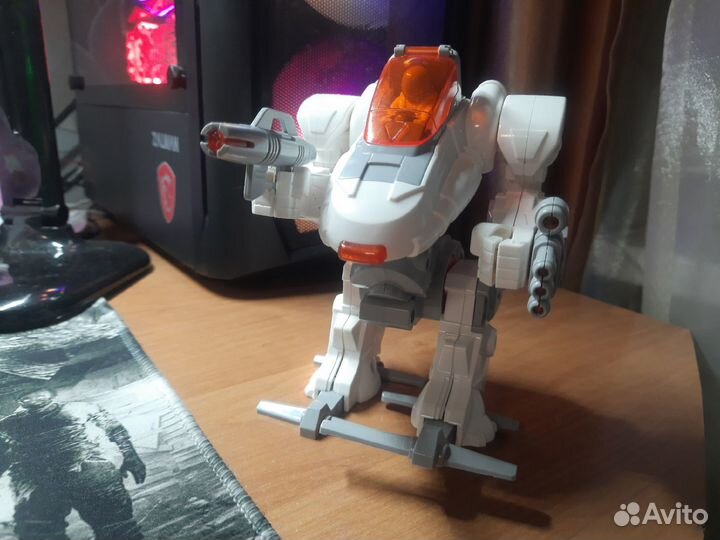 Робот-конструктор