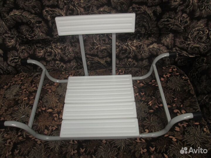 Сиденье для ванны