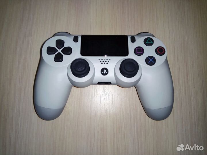 Геймпад Dualshock 4