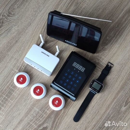 Кнопка вызова официанта с часами, табло, усилитель