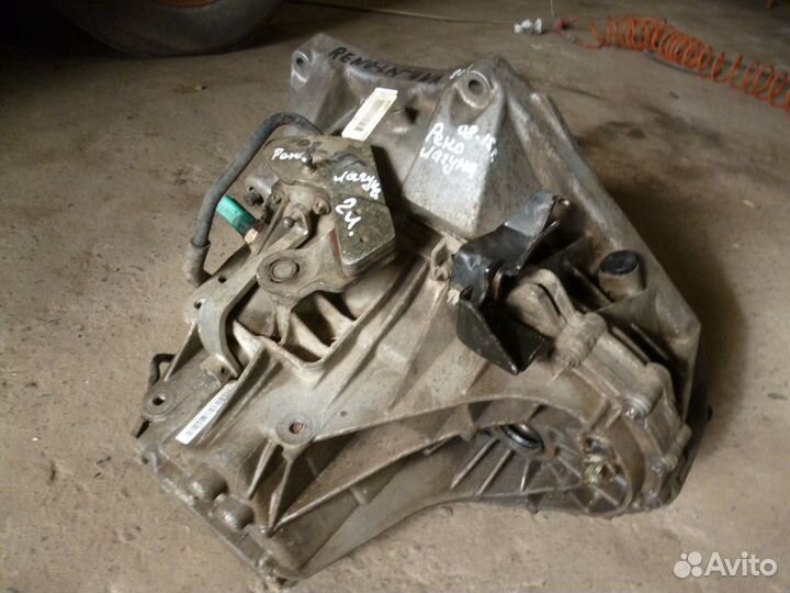 Renault laguna 3 Megane 3 МКПП 2.0 бензин