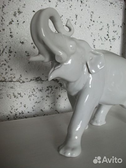 Статуэтка Слон фарфор лфз 1950-е