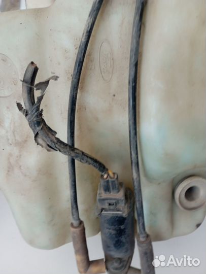 Бачок омывателя Ford Mondeo 1997 1021383