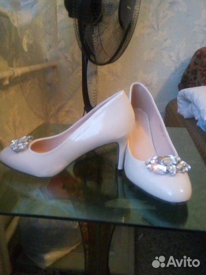 Туфли женские 39 размер на каблуке
