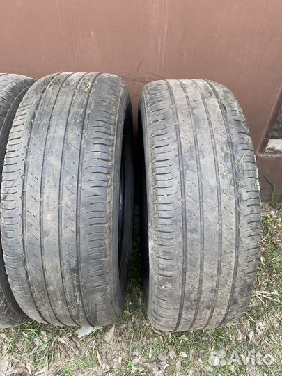 Michelin Latitude Tour HP 215/65 R16