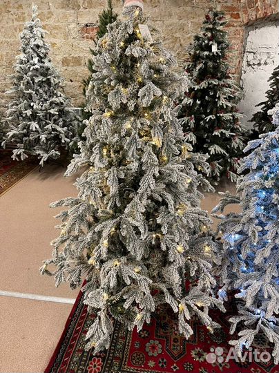 Ёлка заснеженная царская