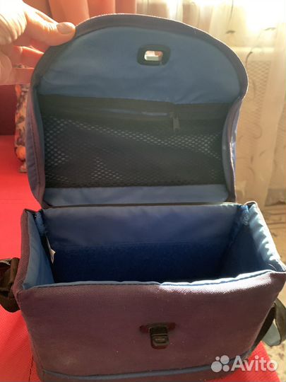 Пленочный фотоаппарат с сумкой для него