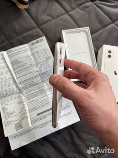 iPhone 11, 64 ГБ