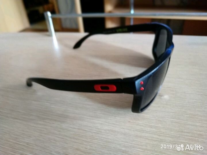 Новые очки Окли Америка