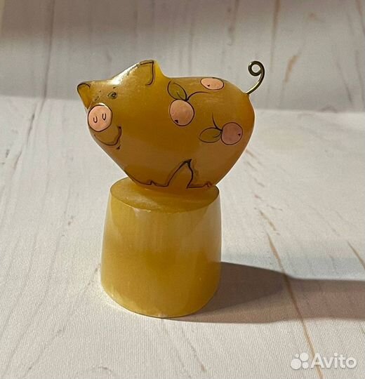 Статуэтка свинка