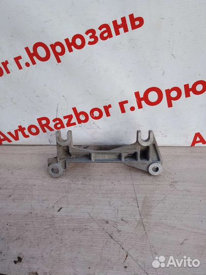 Кронштейн опоры кпп Renault Megane II