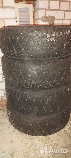 Dunlop Ice Touch 215/65 R16
