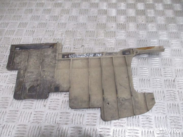 Накладка радиатора правая DAF 1850723