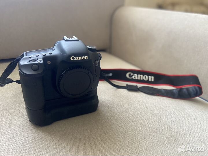 Зеркальный фотоаппарат в комплекте