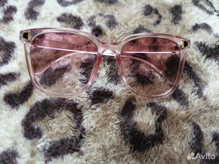 Солнцезащитные очки новые