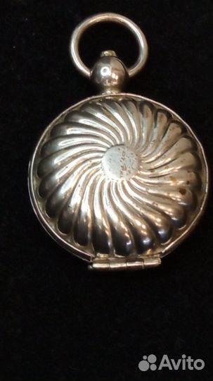 Монетница в виде корпуса часов коллекционная