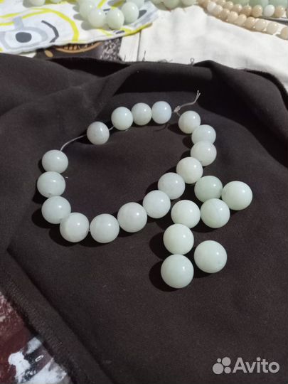 Бусины из белого нефрита 17 мм