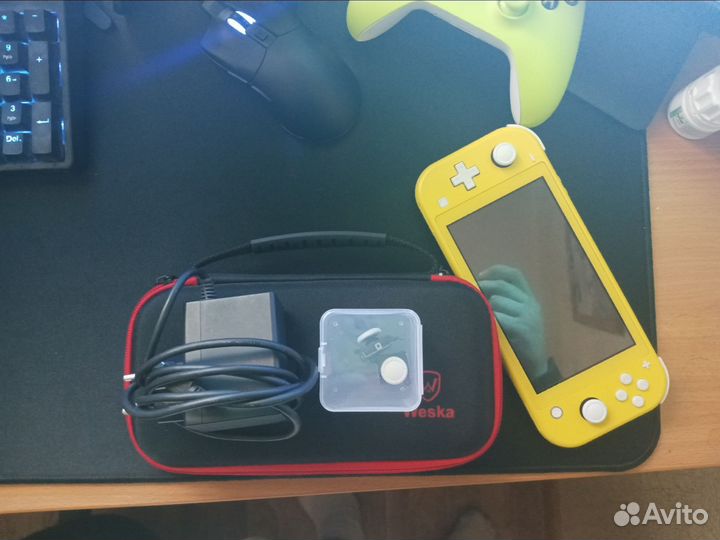 Nintendo switch lite yellow
