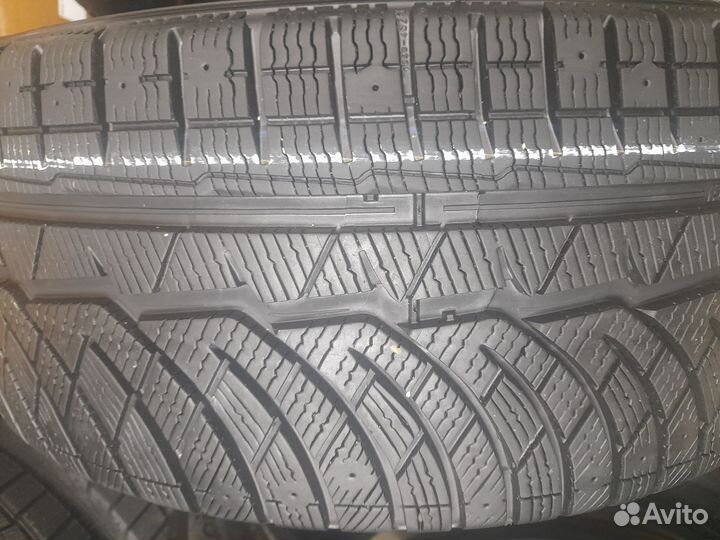 Michelin Pilot Alpin 245/710 R21 117T