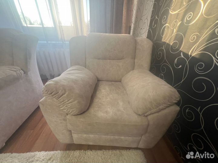 Угловой диван с креслом бу