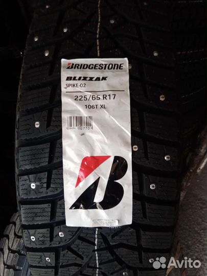 Bridgestone Blizzak Spike-02 SUV 225/65 R17 106T