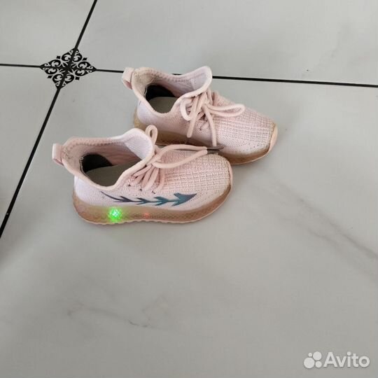 Кроссовки для девочки 22 размер