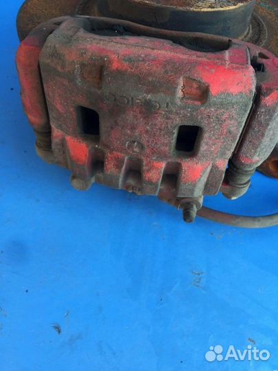 Ступица передняя левая 5x100 в сборе