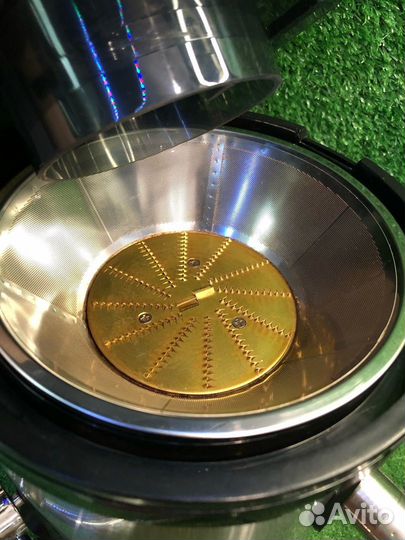 Cоковыжималка Scarlett SC-JE50S27