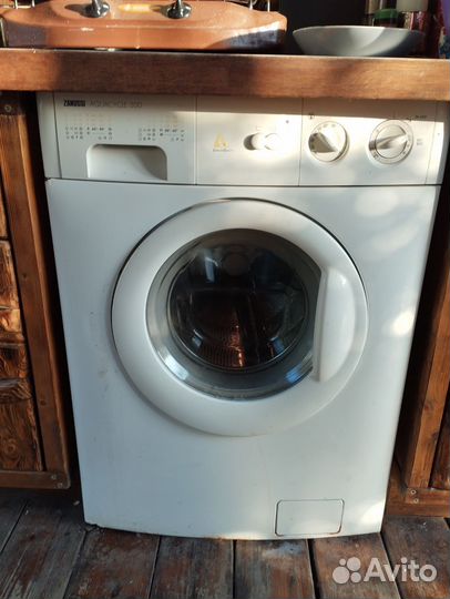 Стиральная машина zanussi