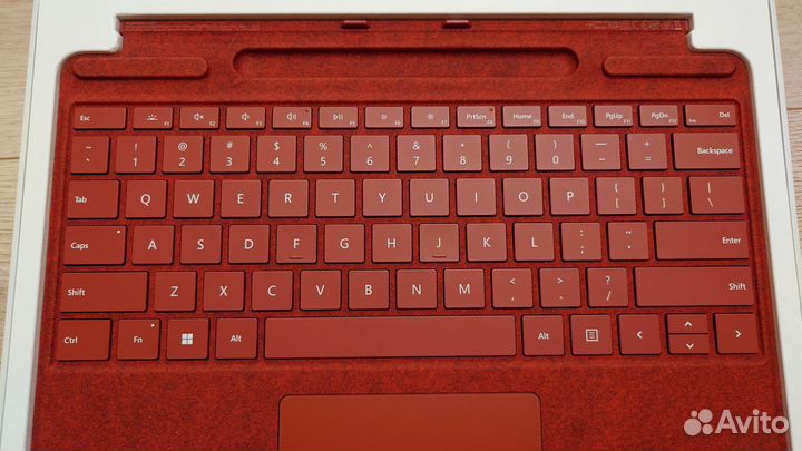 Microsoft Surface Pro Signature Keyboard (новая)