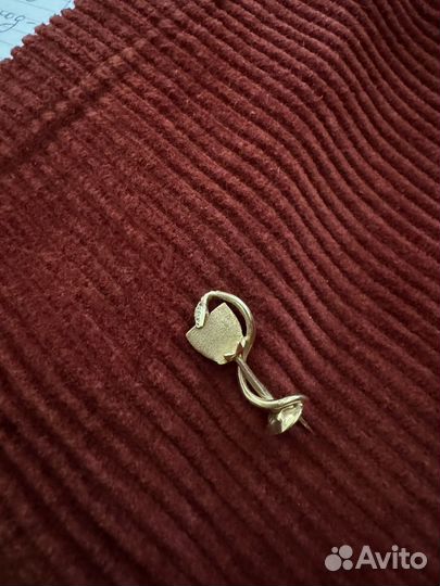 Золотые булавка