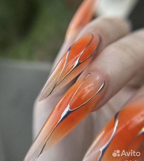 Модель на наращивание ногтей