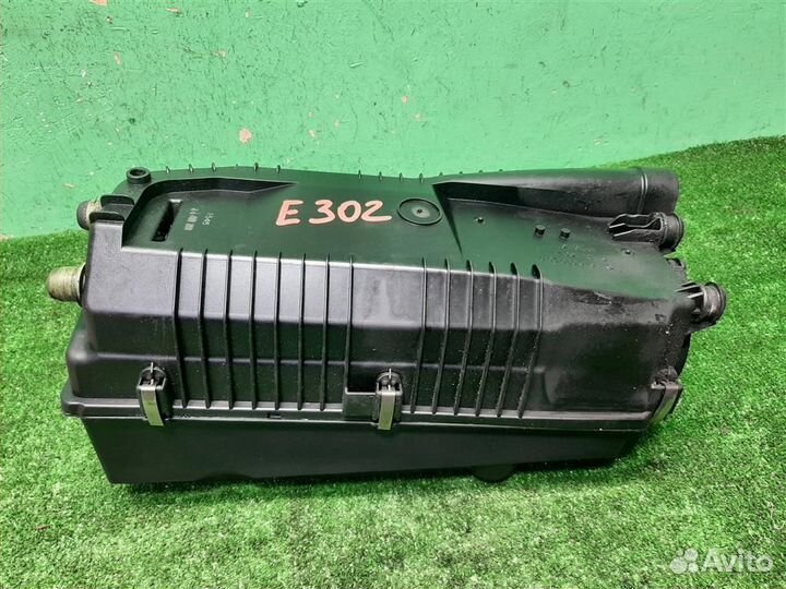 Корпус воздушного фильтра Mercedes Benz C-Class W