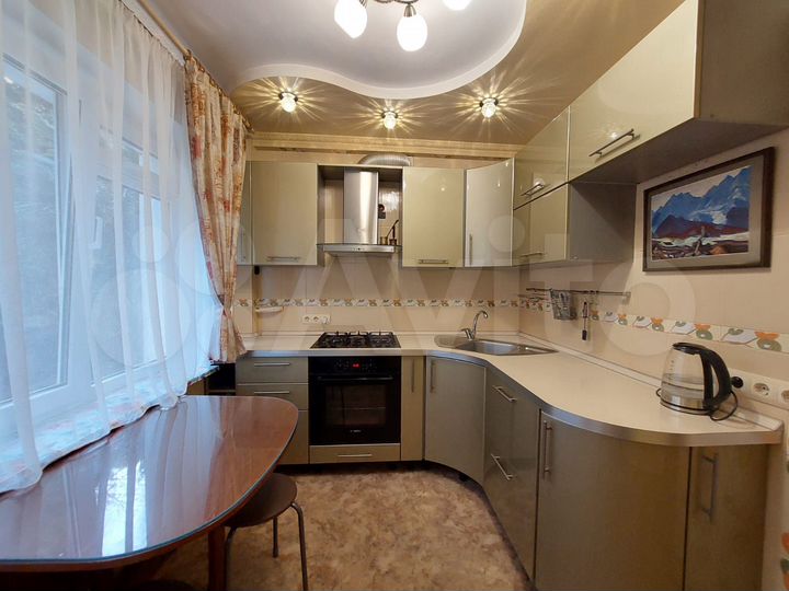 2-к. квартира, 53 м², 2/5 эт.