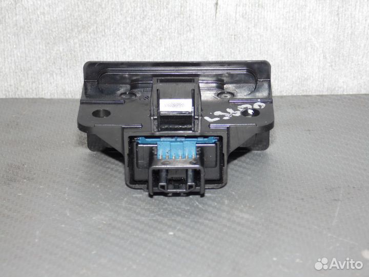 Кнопка закрывания багажника Лексус лс 460