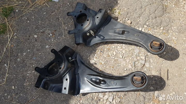 Задние продольные рычаги в сборе Outlander 2012)