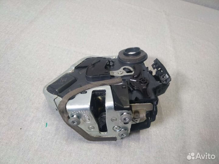 Замок задней левой двери Prado 150 Rav 4 XA50